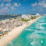 Beachfront Villa In Cancun Hotel Zone