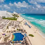 Beachfront Villa In Cancun Hotel Zone
