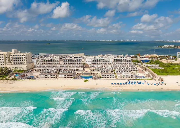 Beachfront Villa In Cancun Hotel Zone