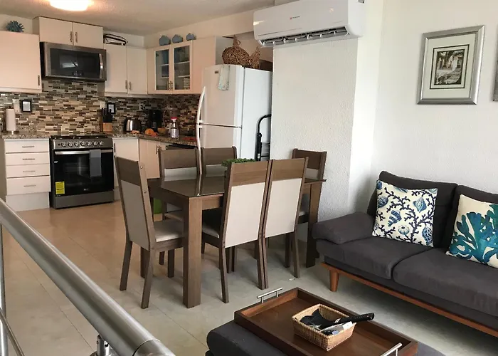 Cancun Hotel Zone - 2 Bedroom Beachfront, Bright And Spacious