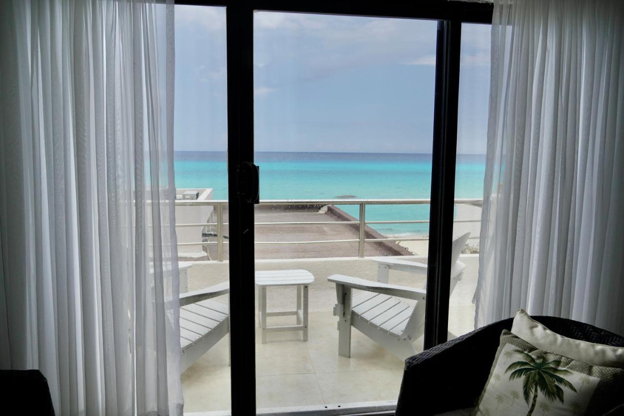Zone - 2 Bedroom Beachfront, Bright And Spacious * Cancún
