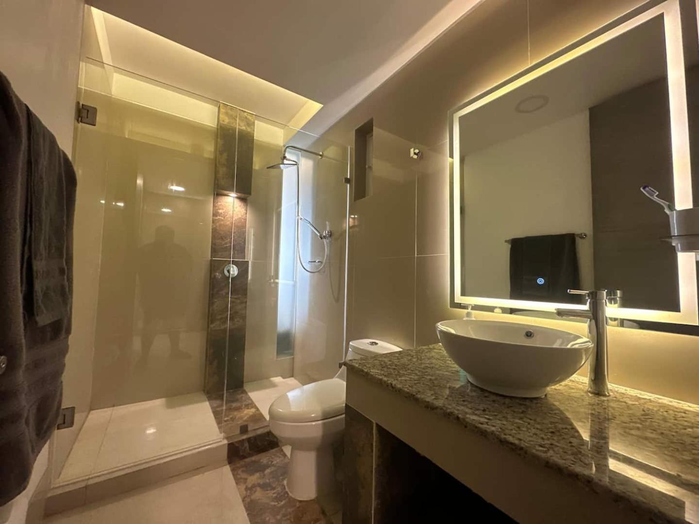 Apartamento Zone Oceanside 2 Bedroom 2 Bath