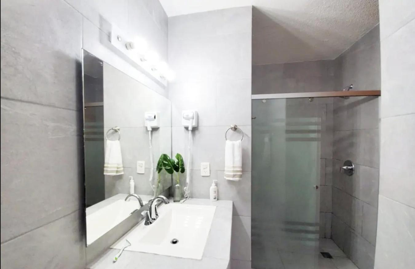 Beachfront In Zone Apartment Cancun