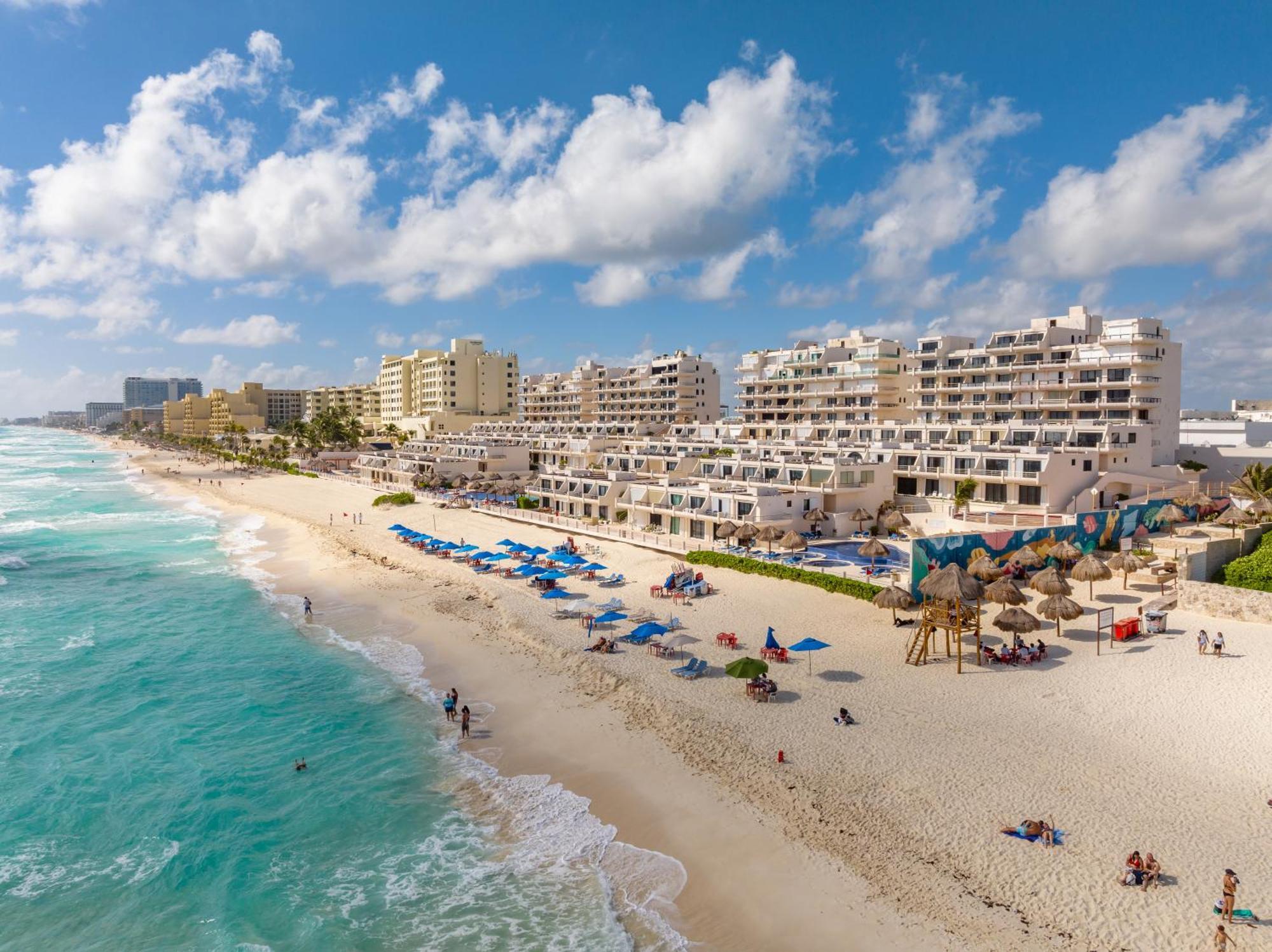 Beachfront In Zone Apartment Cancun