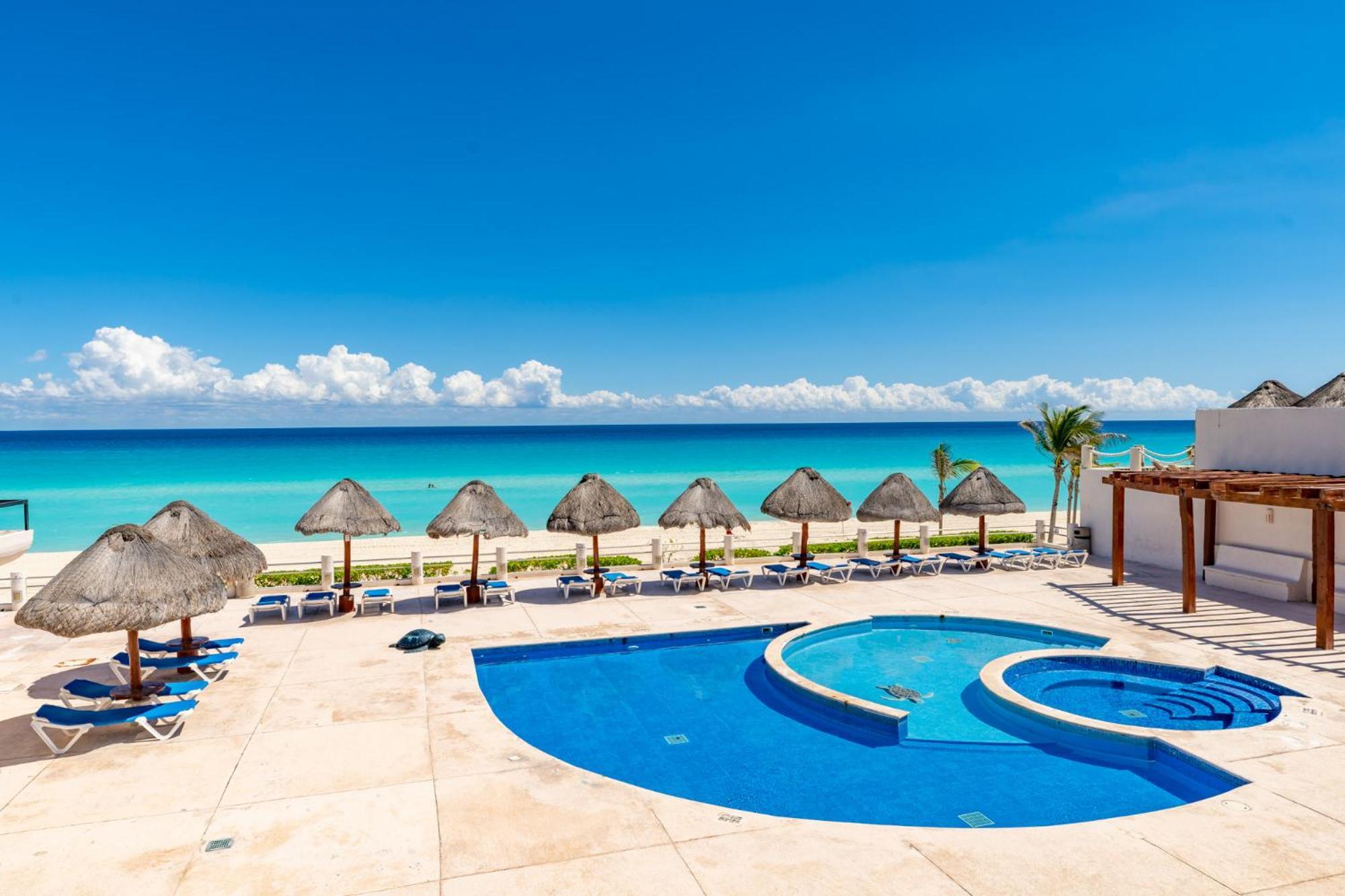 Beachfront In Zone Apartment Cancun
