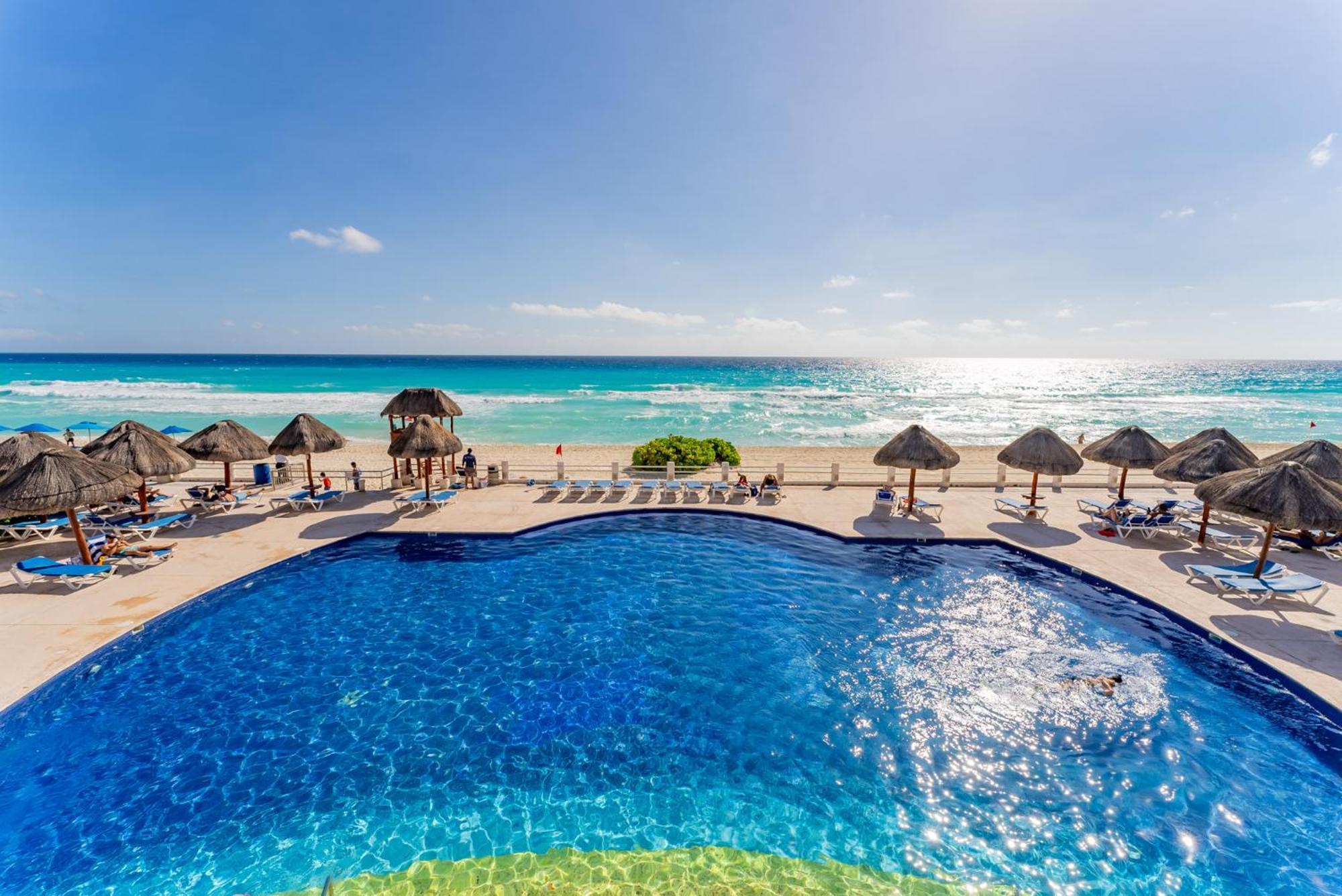 Beachfront In Zone Apartment Cancun