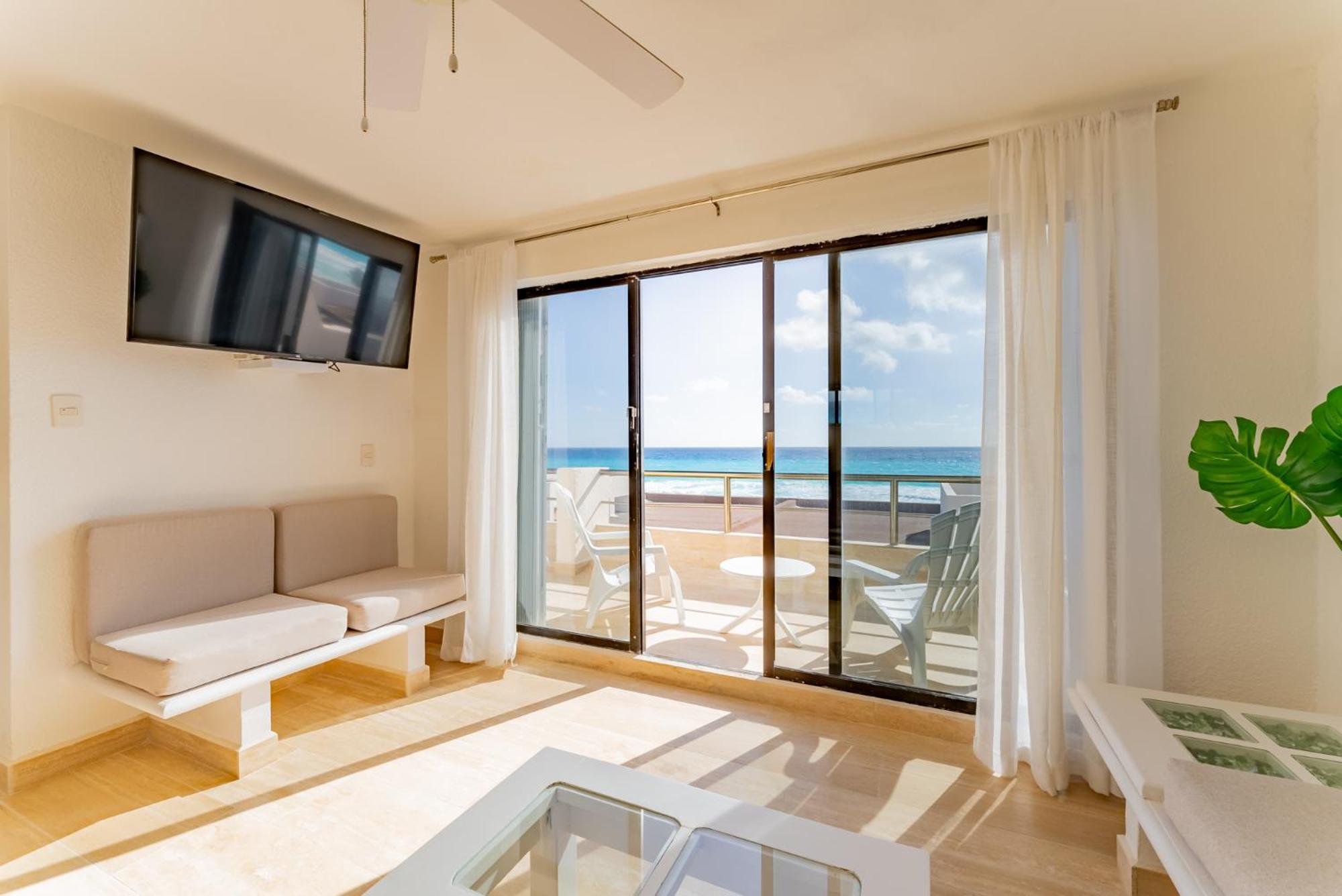 Beachfront In Zone * Cancun