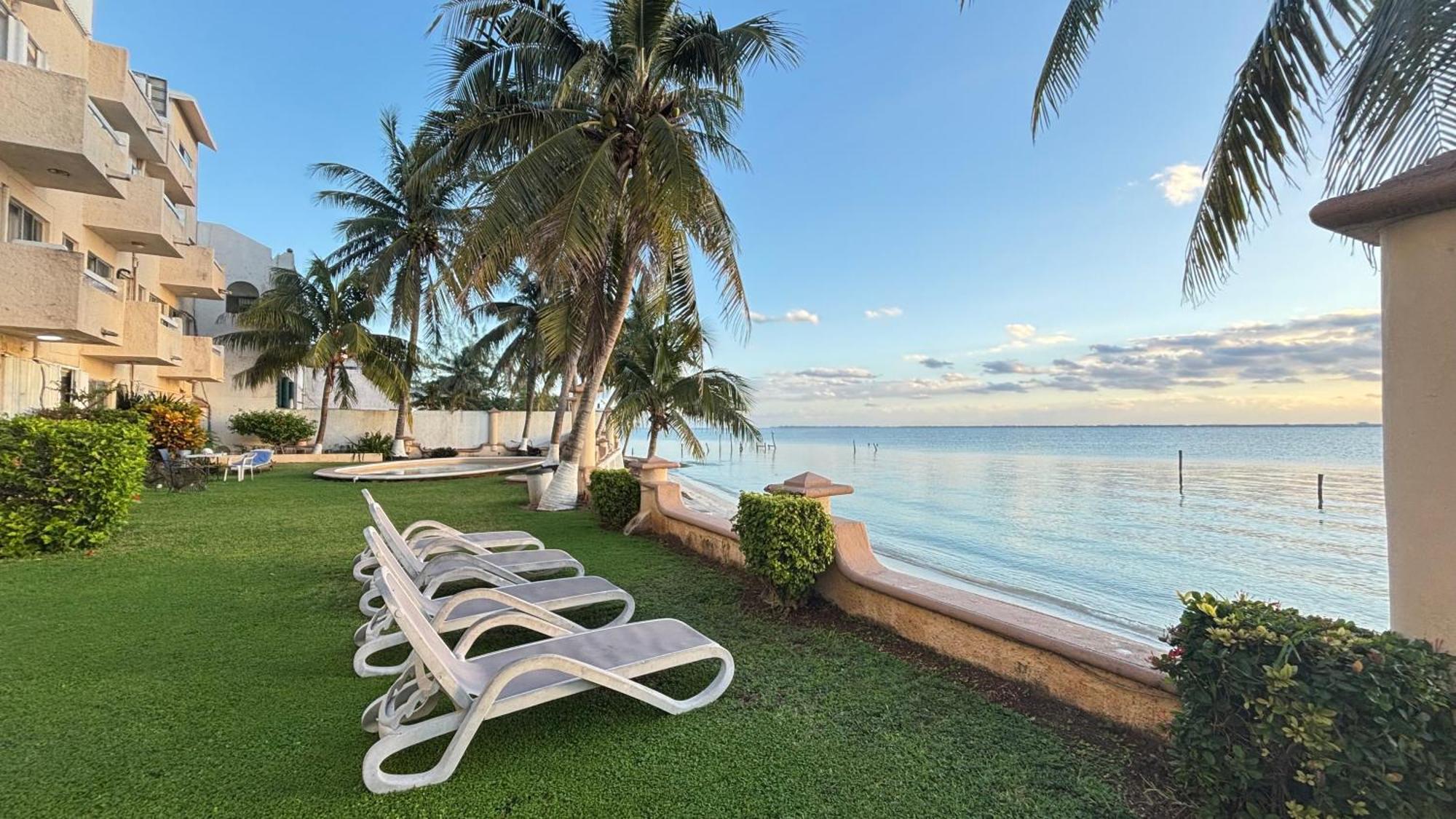 Beautiful In Front Ocean View Apartment