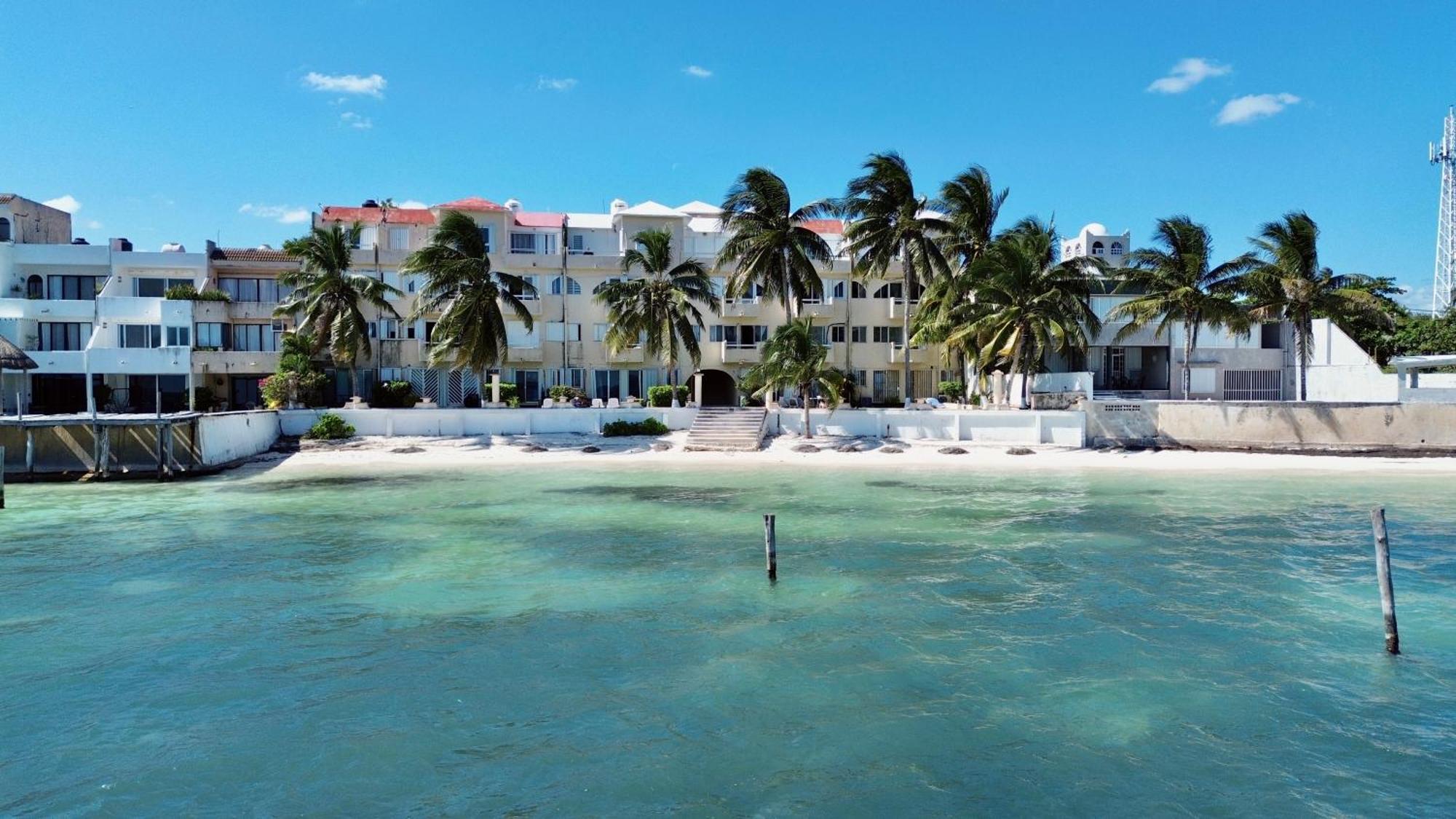 Beautiful In Front Ocean View Apartment Cancun