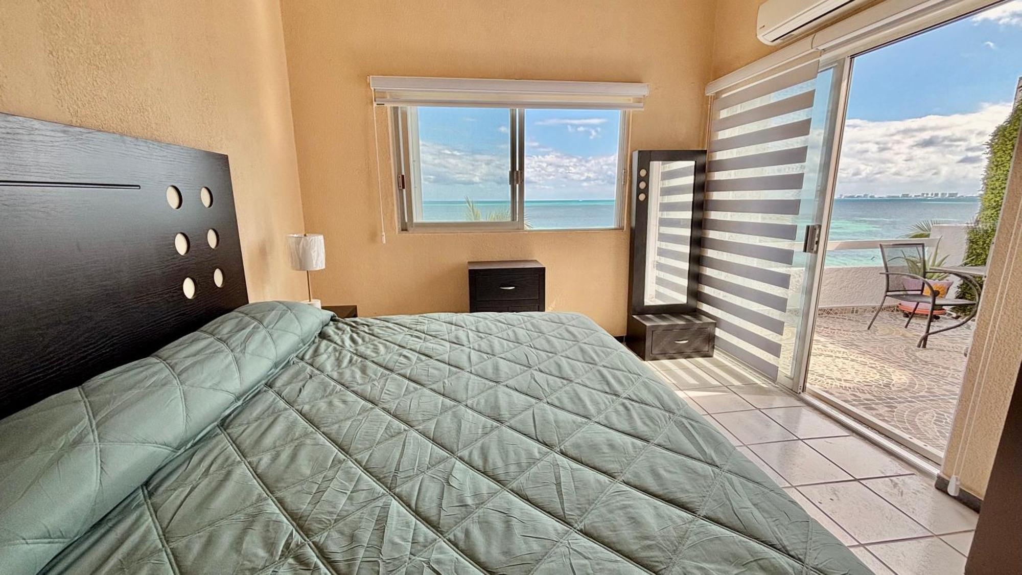 Beautiful In Front Ocean View Cancun