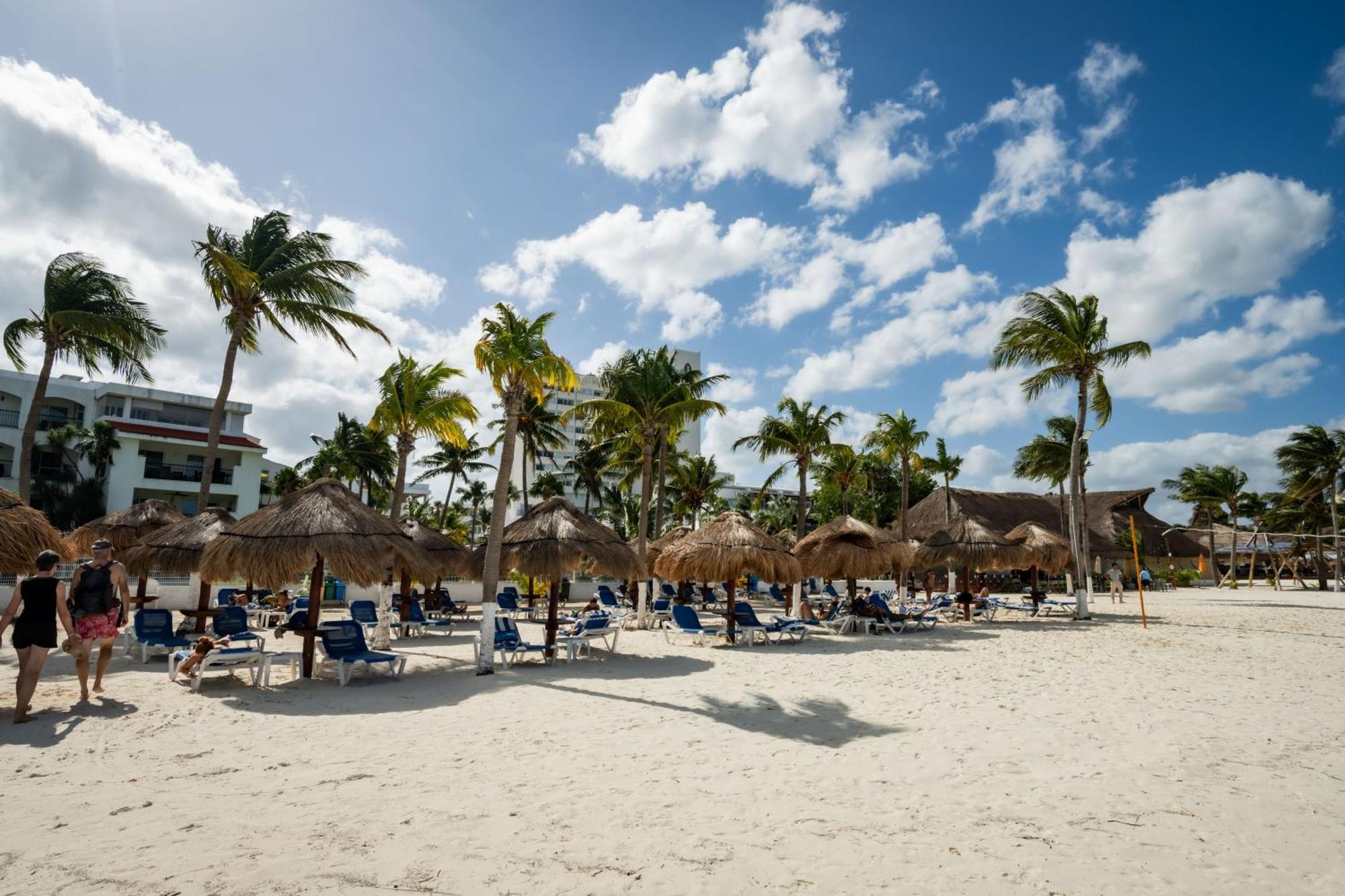 Oceanfront In Complex * Cancun