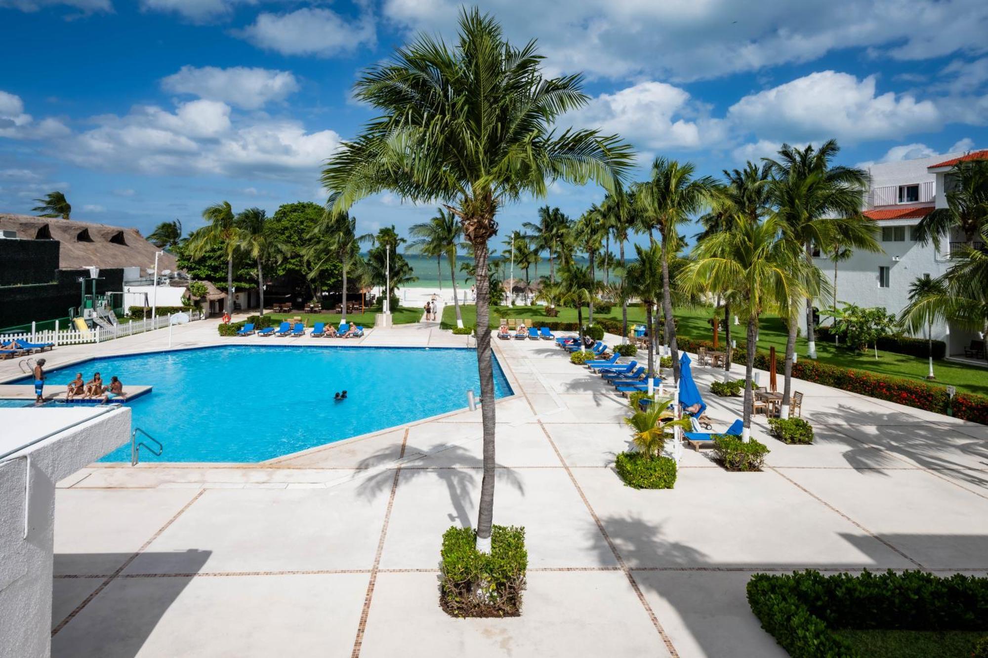 Oceanfront In Complex Aparthotel