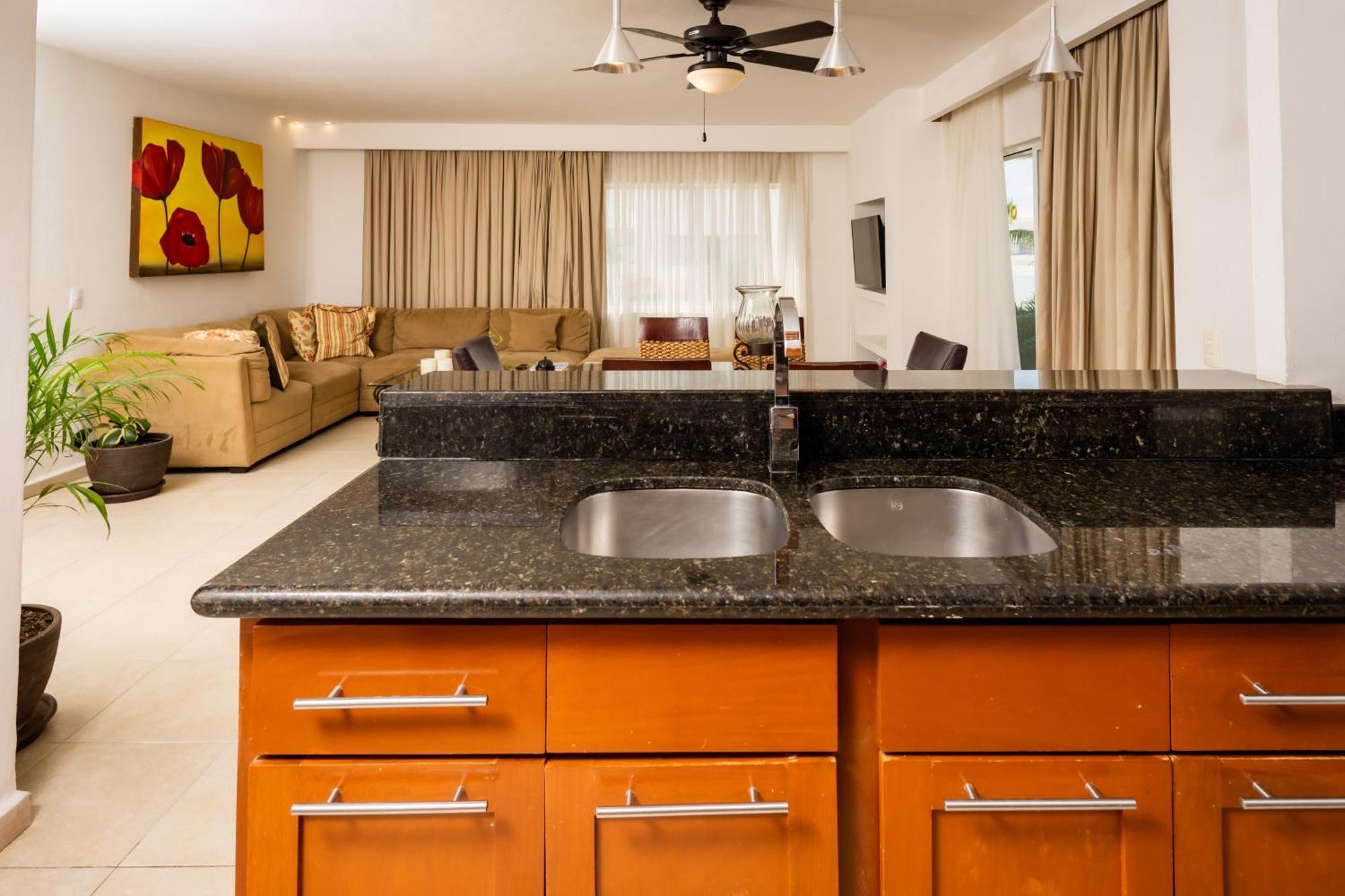 Aparthotel Oceanfront In Complex Cancun