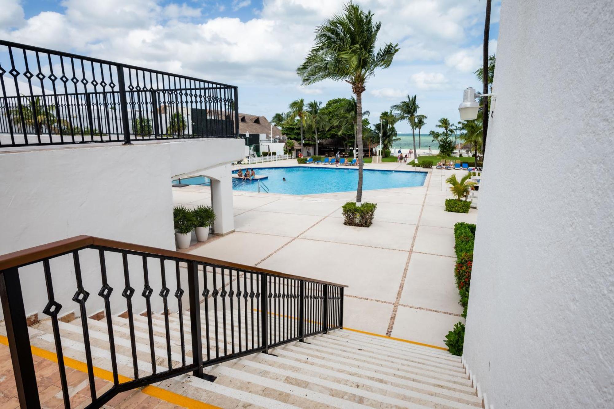 Oceanfront In Complex * Cancun