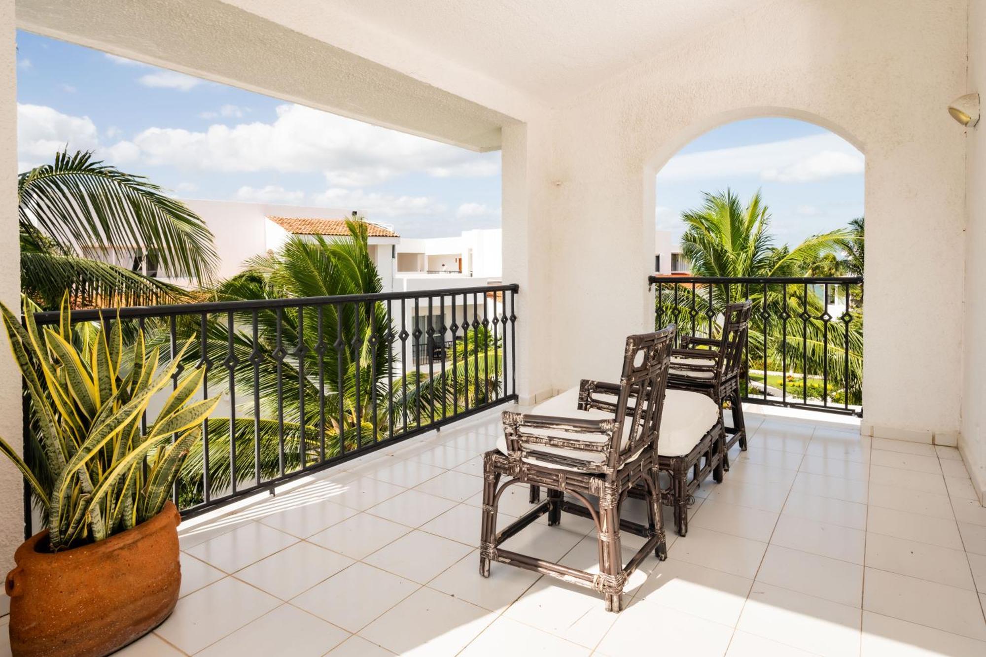 Aparthotel Oceanfront In Complex
