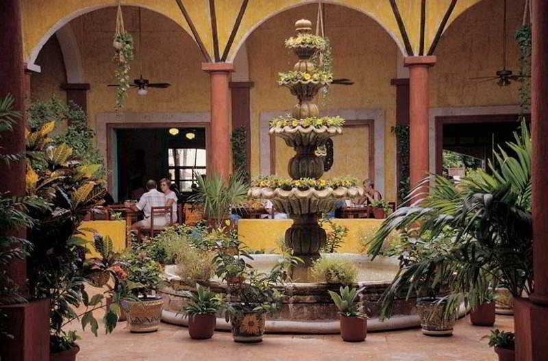 El Pueblito Beach Hotel Cancún