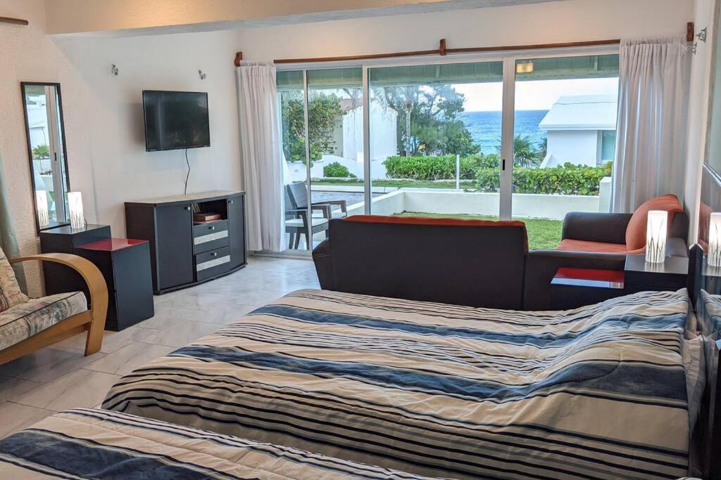 Oceanfront, Entire Cancun