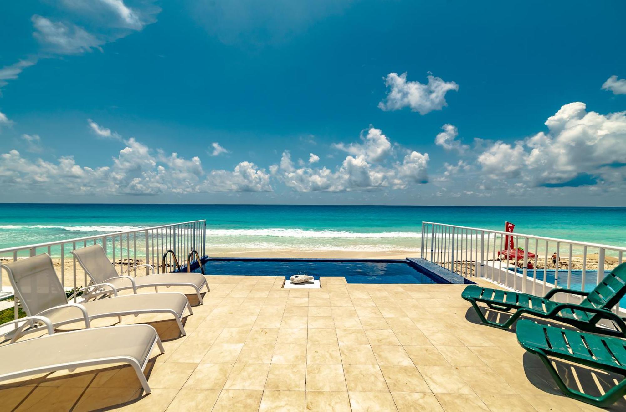 Brisas Shore - Heated Private Pool Apartment Cancun