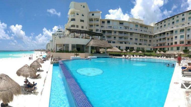 Ocean Front Suite, Balcony, Kitchen. Apartment