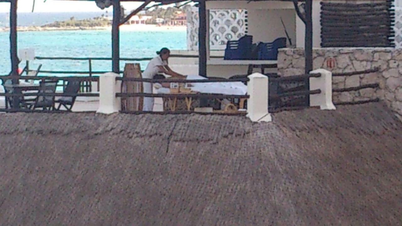 Apartment Ocean Front Suite, Balcony, Kitchen. Cancun