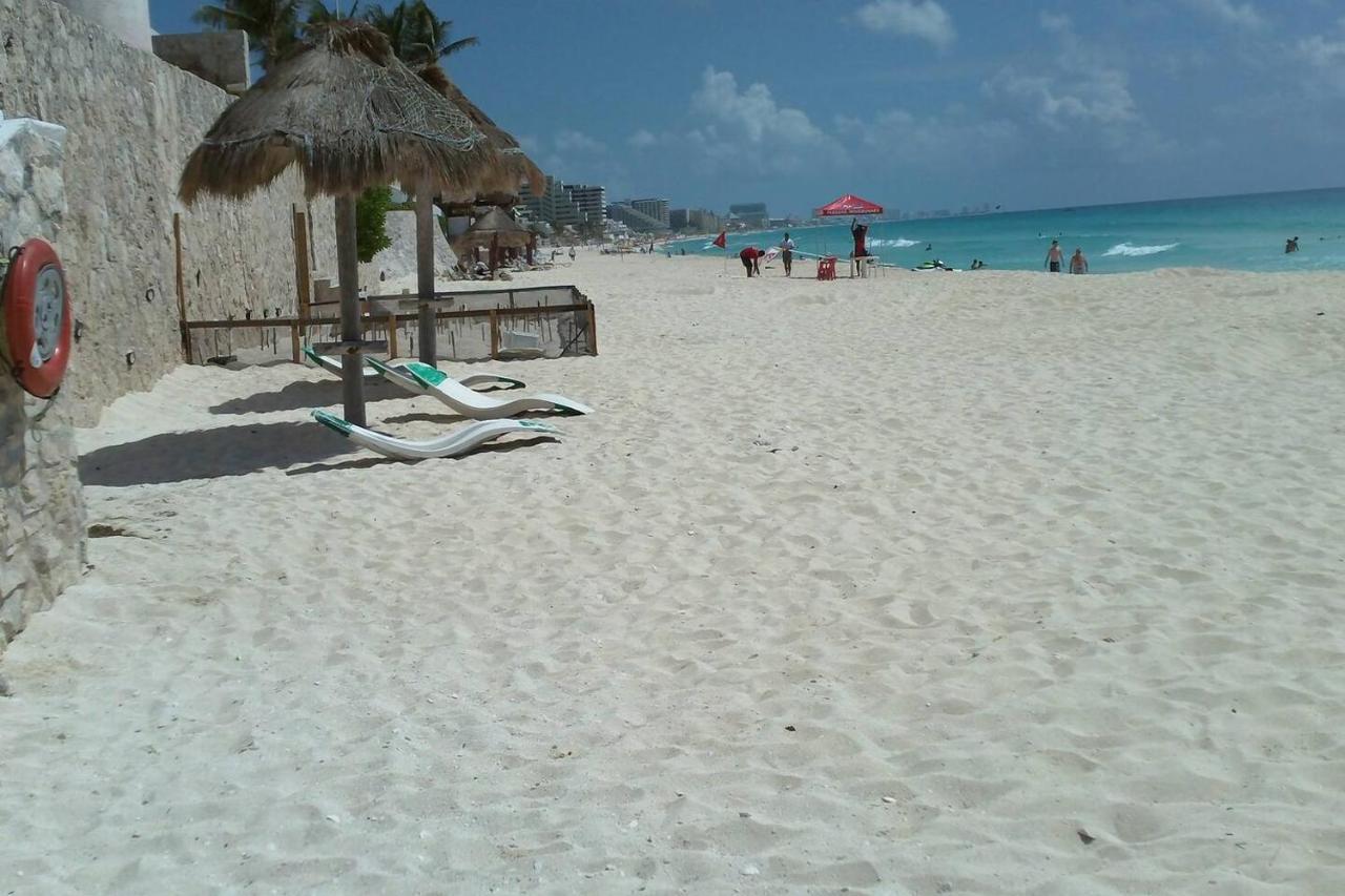 Ocean Front Suite, Balcony, Kitchen. Cancun