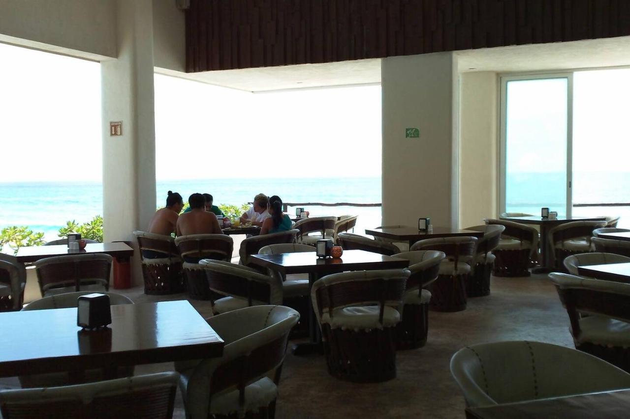 Ocean Front Suite, Balcony, Kitchen. * Cancun