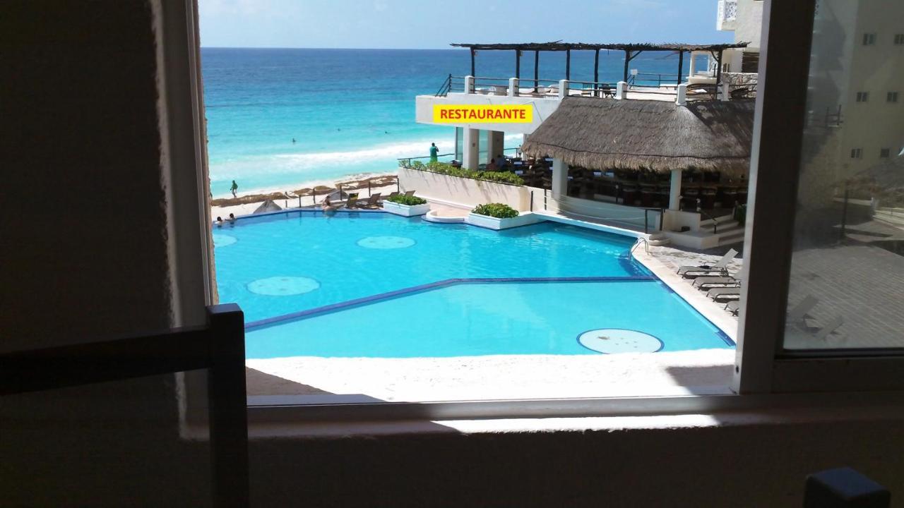 Ocean Front Suite, Balcony, Kitchen. Apartment Cancun