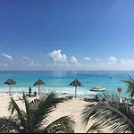 Studio Oceanfront Prime Location