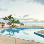 Apartment On The Beach With Terrace Ocean View, Brisas Cancun 01 By Beach & Ocean Apartments