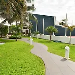 Luxury Ocean Front Apartment, 2 Bedroom Beach, Gym, Spa
