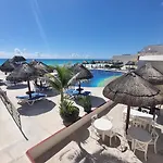 Ocean front Villa, best locacion in hotel zone