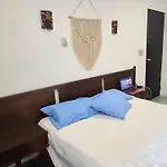 On The Beach - Seaside Sunrise Haven 3 Bedrooms Sea View
