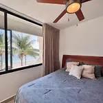 Bello Mar De Cancun, Beautiful 2Br 2Ba Condo Overlooking Beach Spectacular View!