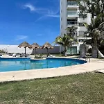 Beautiful Beach Front Pent House In Cancun!!!
