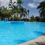 Spacious Two-Story Apartment In Hotel Zone Central Location, Just 5 Minutes From Nightlife And Tourist Hotspots