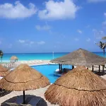 Penthouse Ocean & Lagoon Views, New Listing