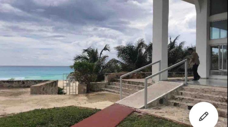 Oceanfront Prime Location * Cancún
