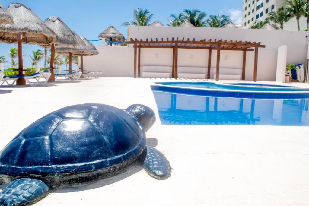 Ocean Front Marlin, Location In Zone #109 Apartment