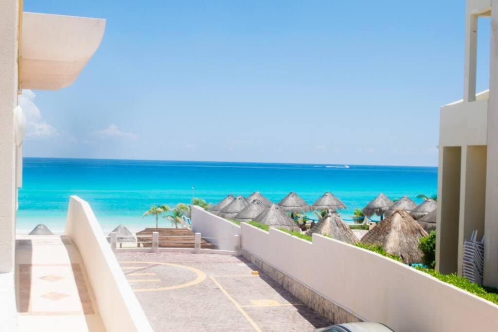Ocean Front Marlin, Location In Zone #109 Apartment
