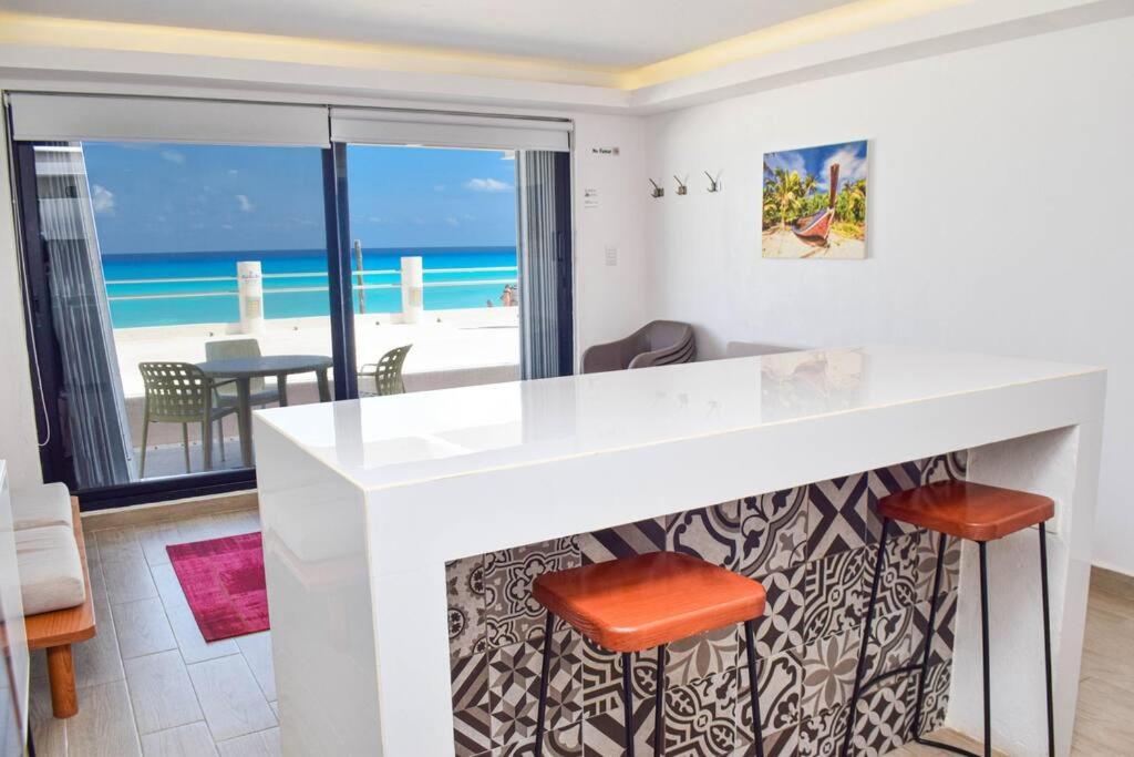 Ocean Front Marlin, Location In Zone #109 Cancun