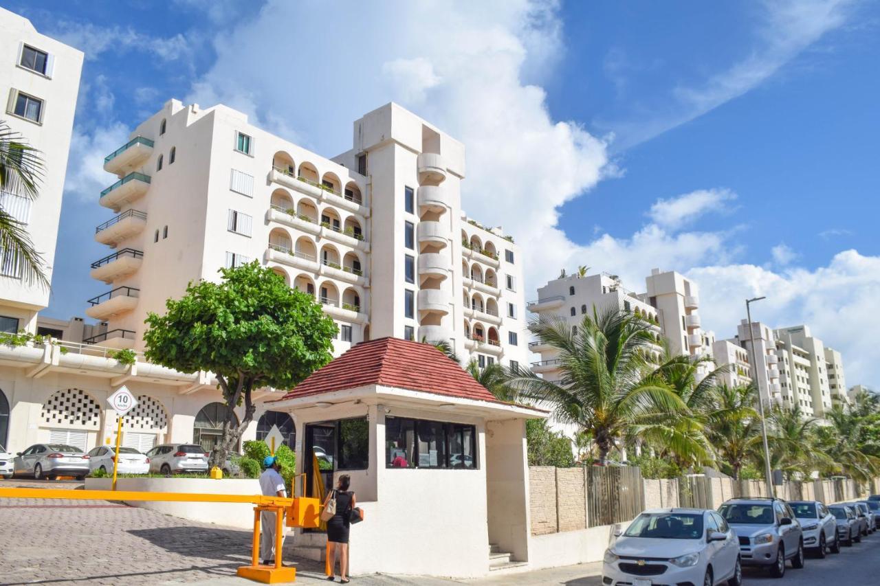 Apartment Ocean Front Marlin, Location In Zone #109 *