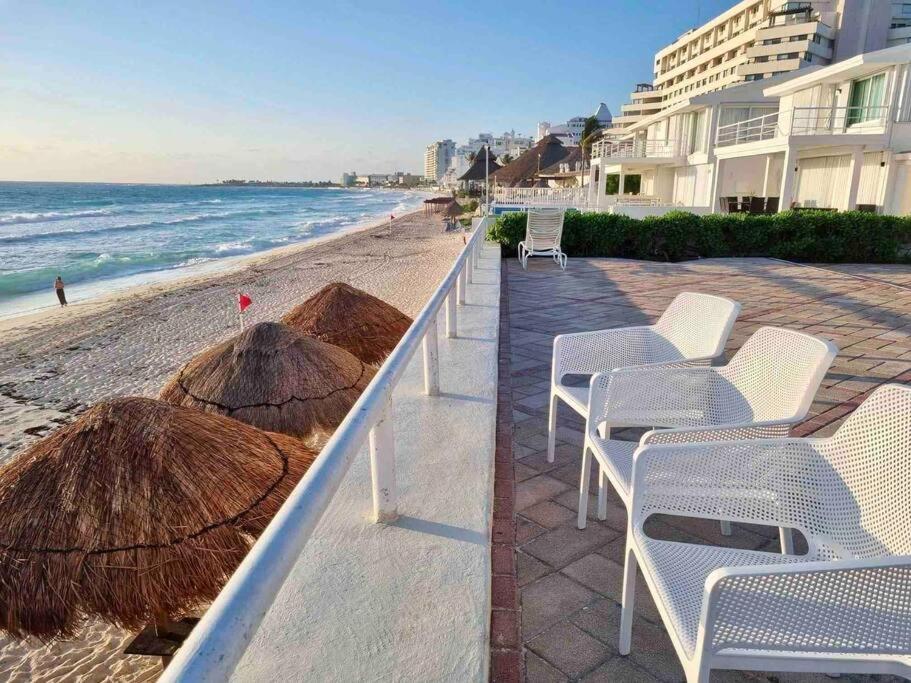 Ocean Turtle Nest, Boutique
