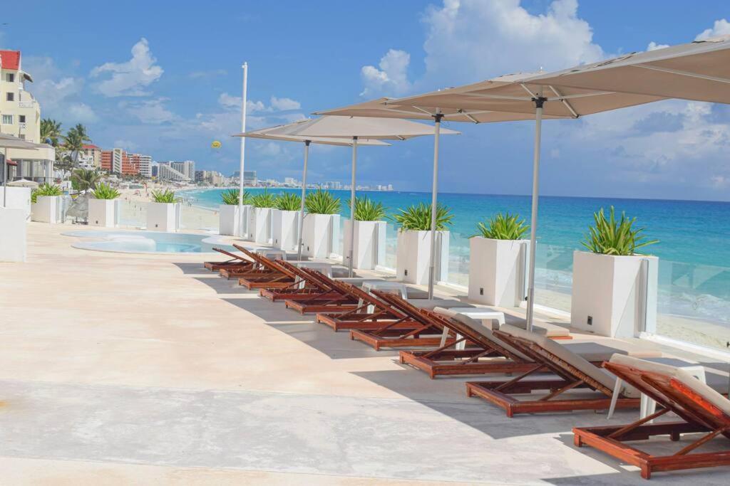 Luxury Ocean Front Apartment, 2 Bedroom Beach, Gym, *