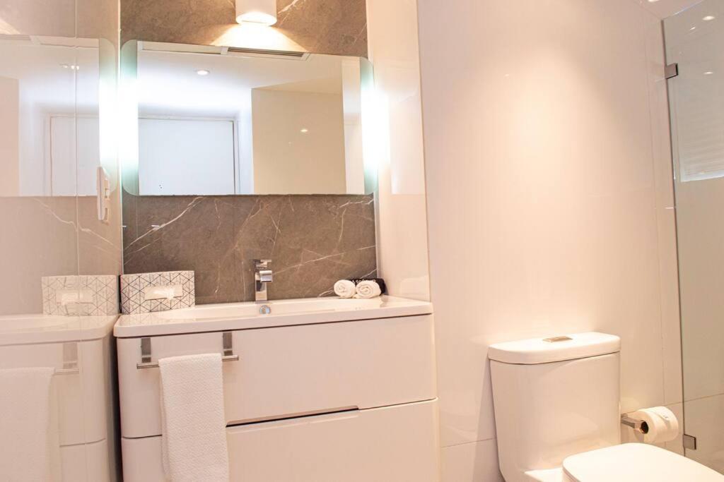 Luxury Ocean Front Apartment, 2 Bedroom Beach, Gym, Apartamento Cancún