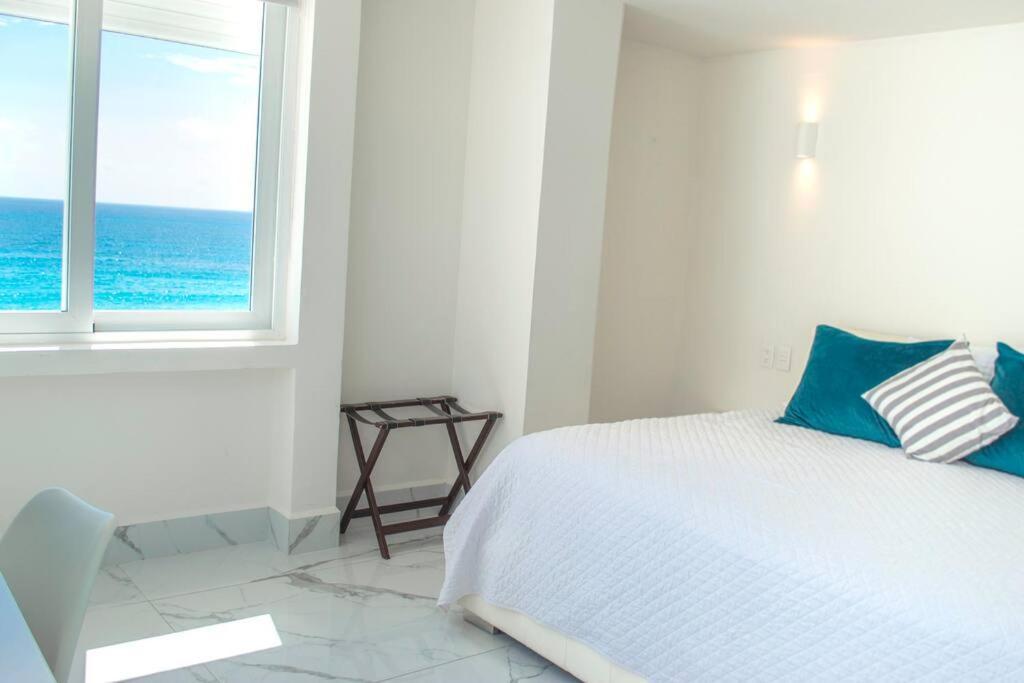 Luxury Ocean Front Apartment, 2 Bedroom Beach, Gym, *
