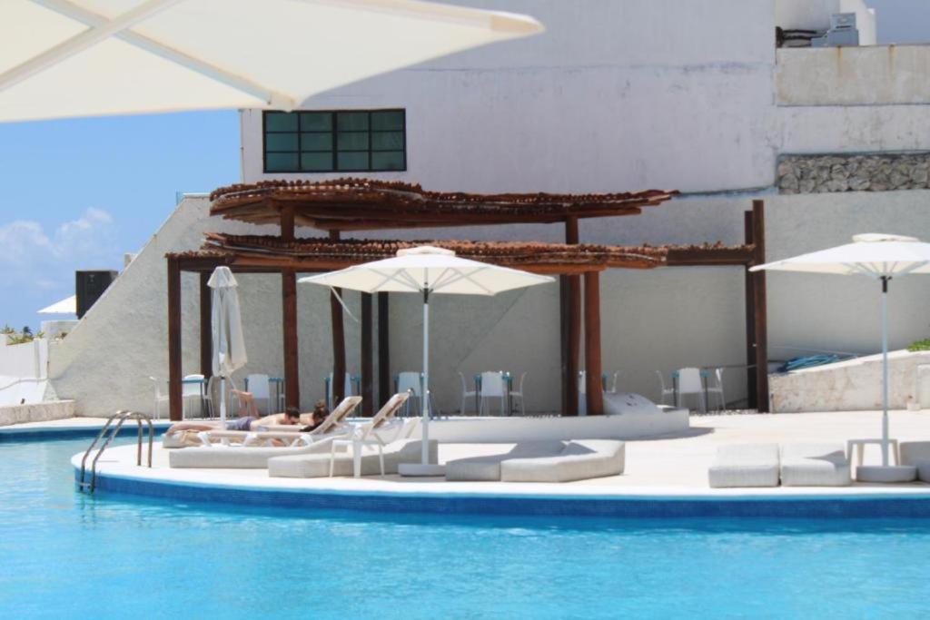 Beachfront With Ocean View Apartment Cancun