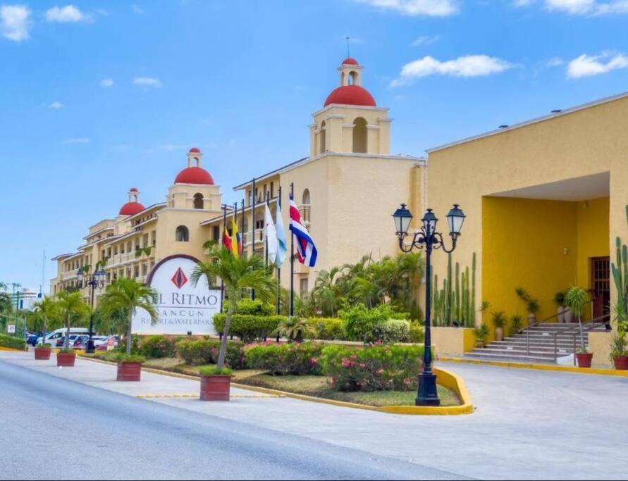 En Complejo Hotelero Con Playa Apartamento Cancún