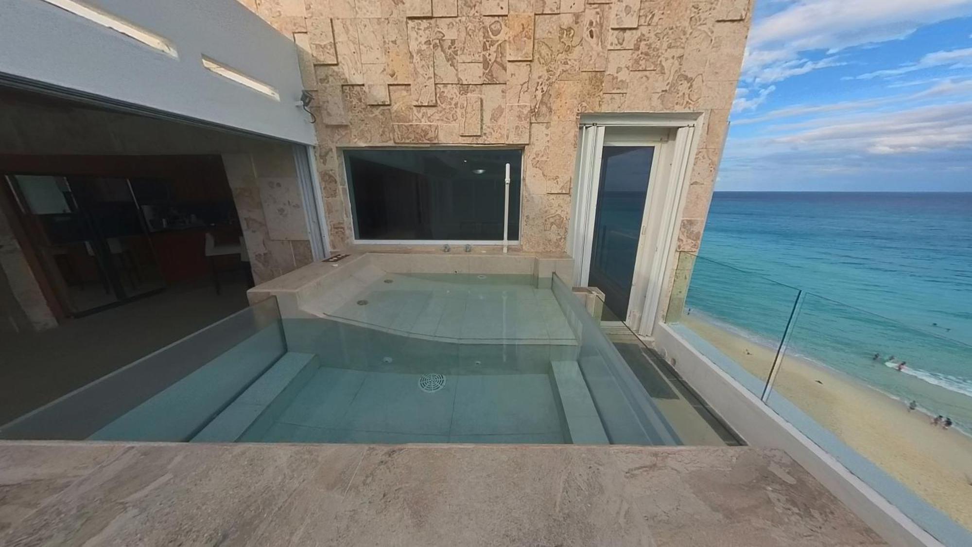 Penthouse Plaza Sv *