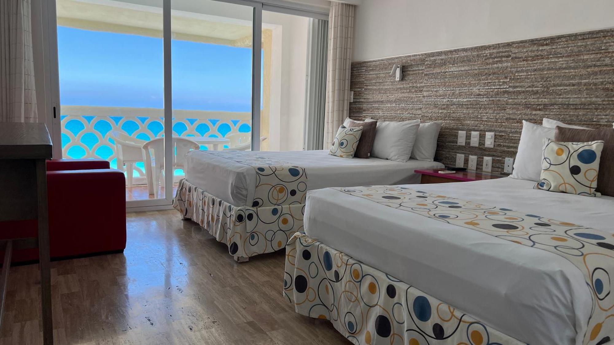 Ova * Cancún