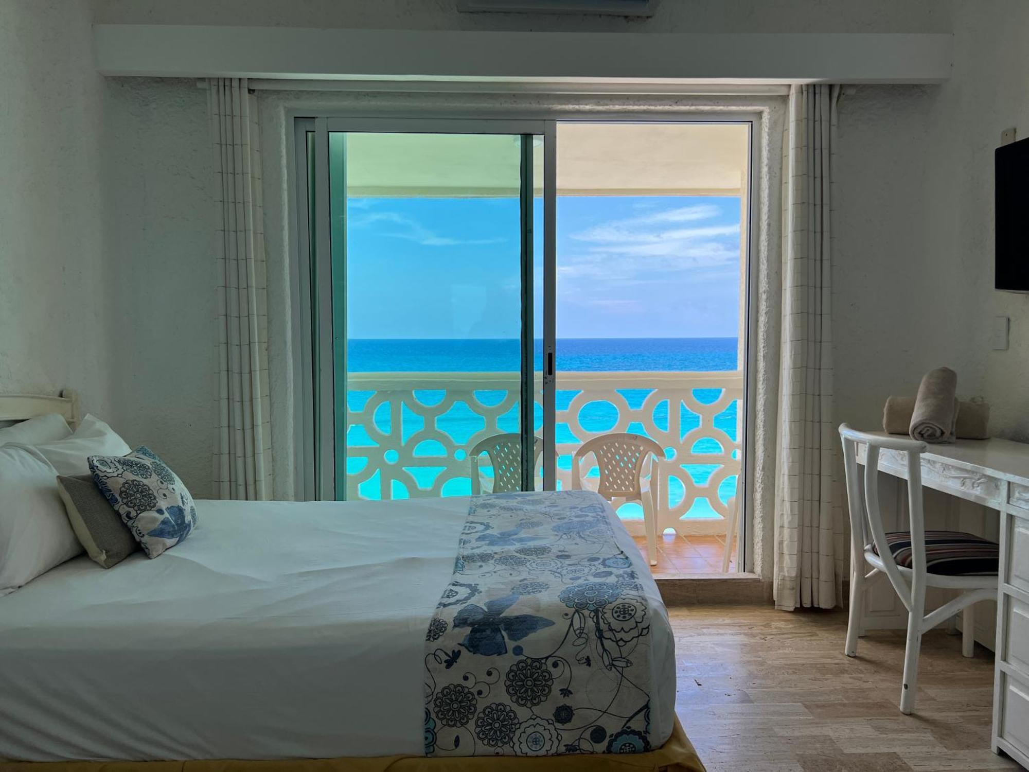 Ova * Cancún